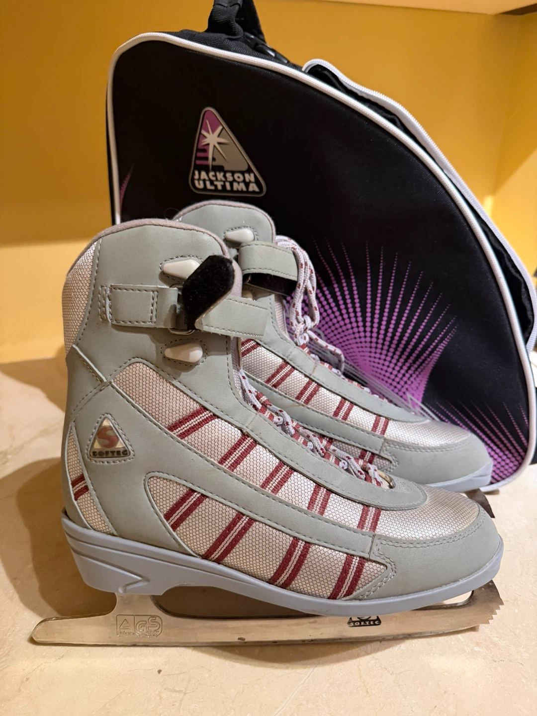 Ice Skates, size 7 - photo 2