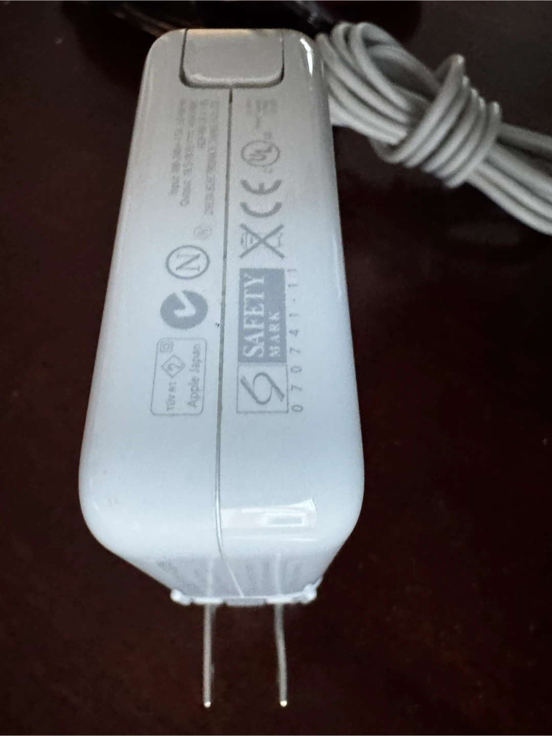 Apple MagSafe Power Adapter - photo 4