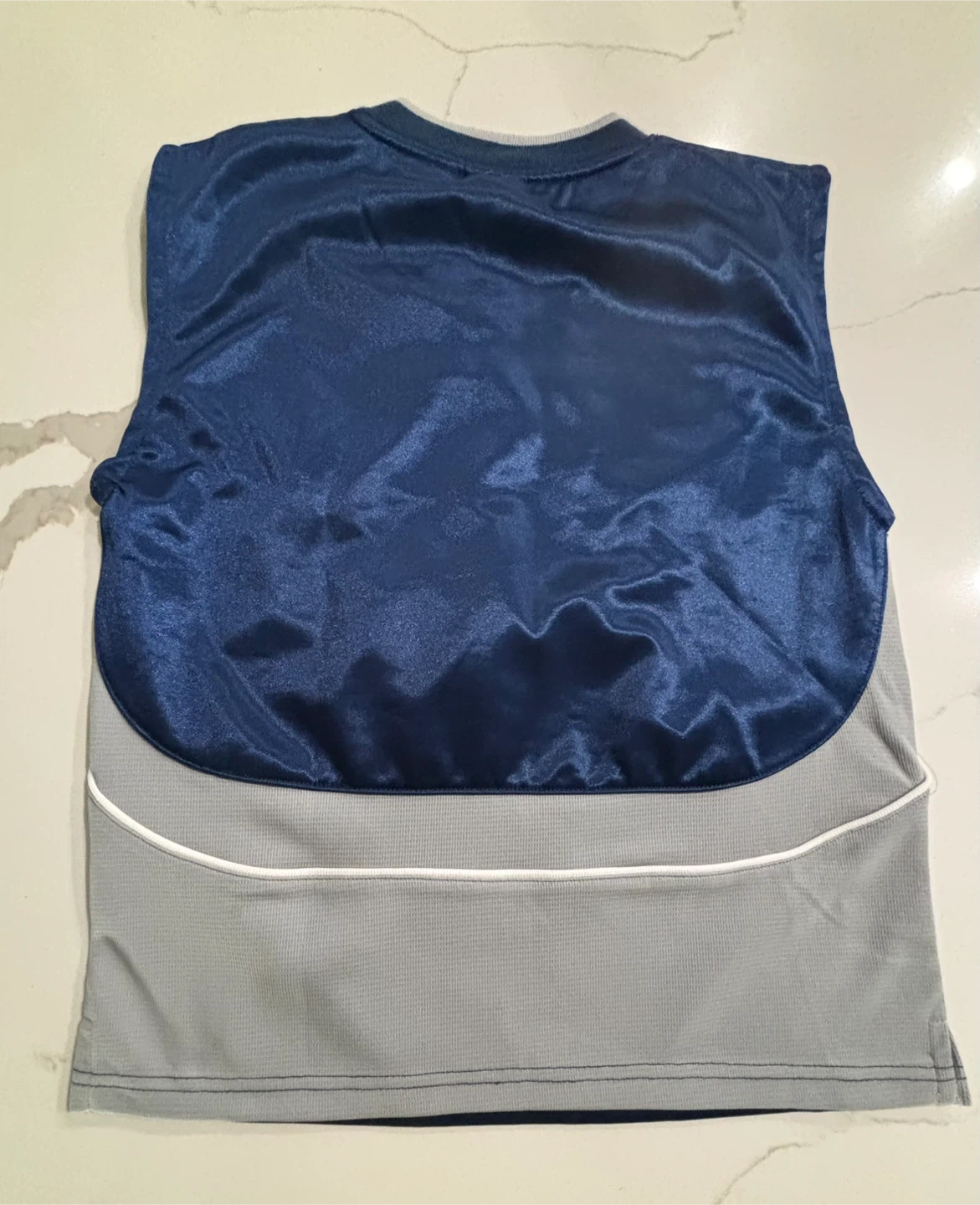Nike Toronto Maple Leafs size 6X sleeveless jersey - photo 3