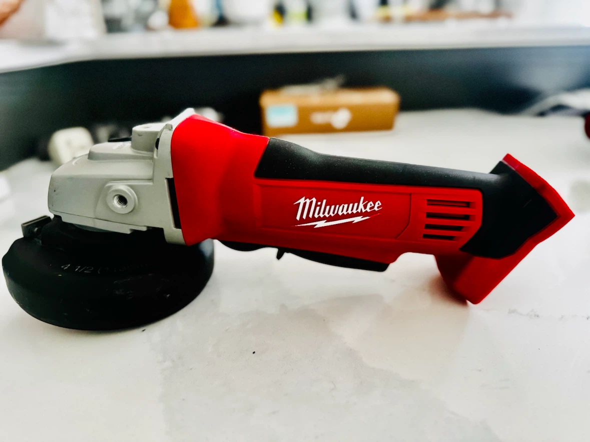 🔥 Milwaukee M18 Grinder Bare Tool (MINT , Warranty to 2030)