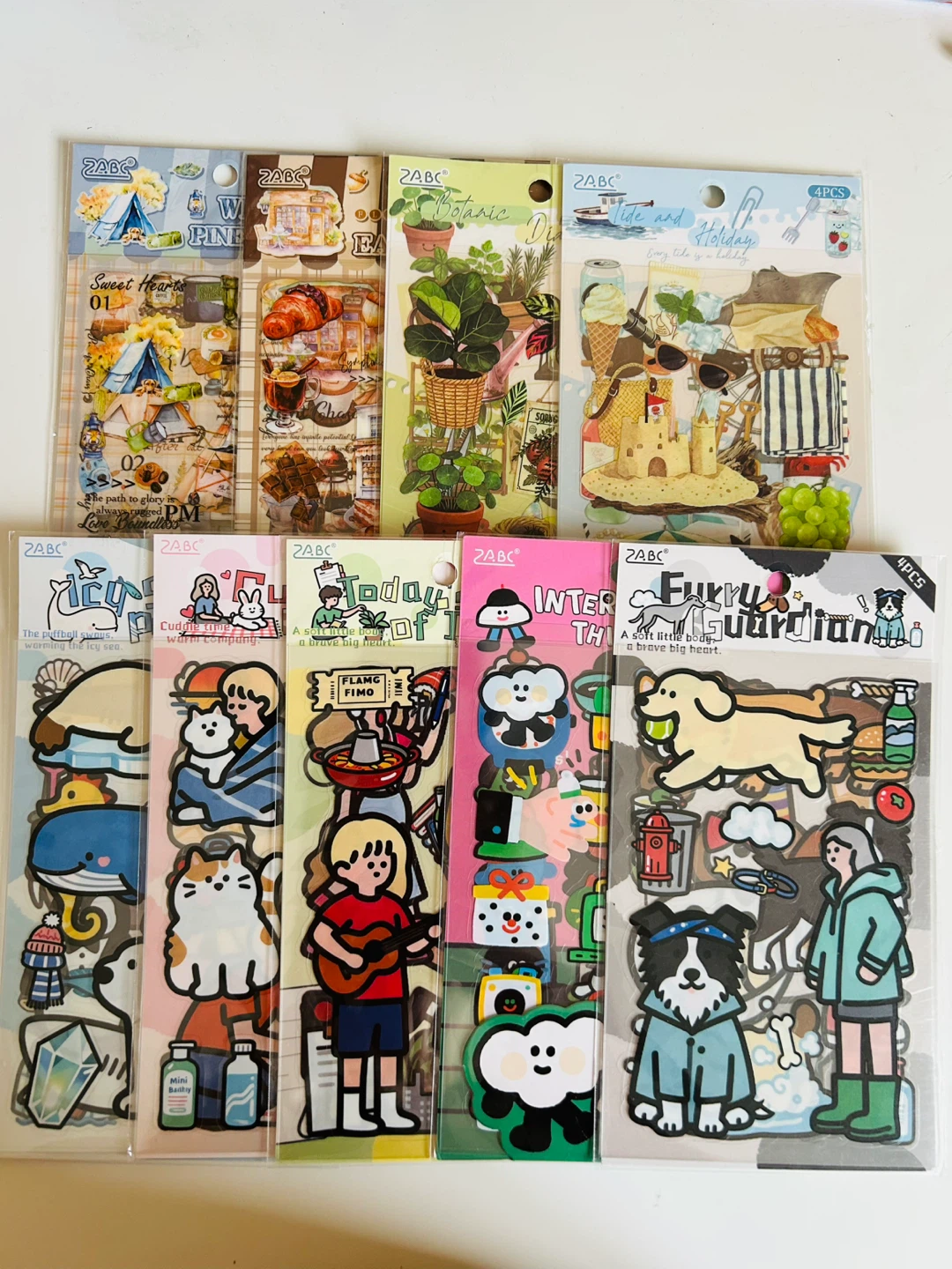 🌈 A wide variety of colorful stickers