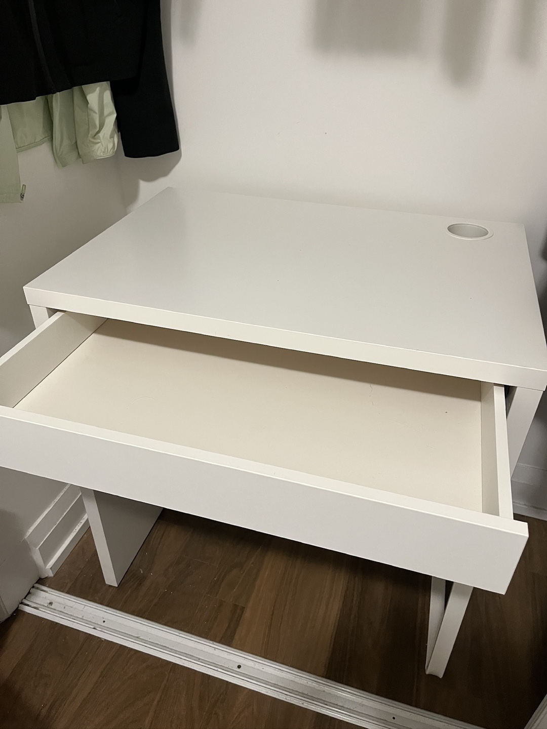 IKEA MICKE desk, white - photo 2