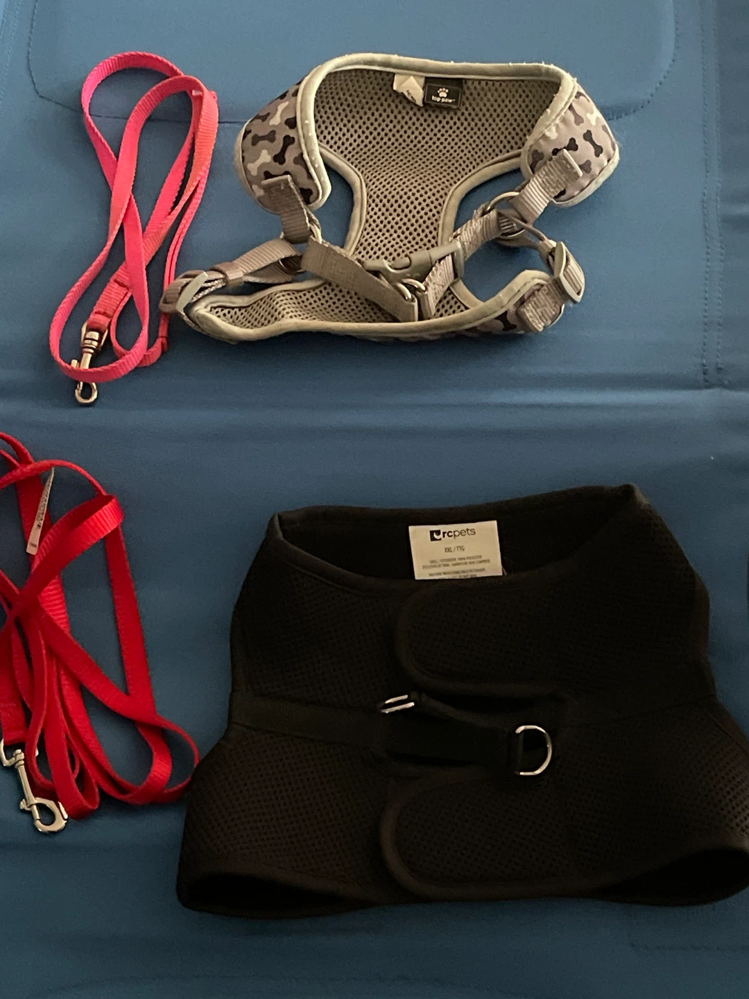 pet Harnesses and Leashes 2Sets