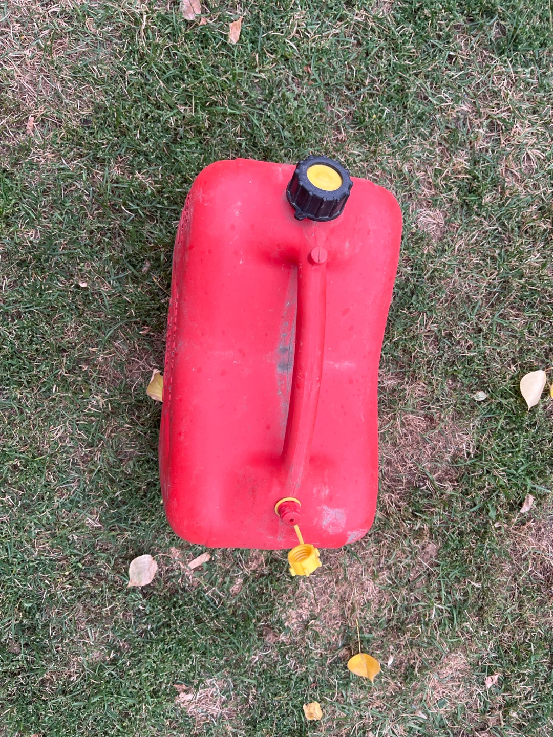 5 gallon gas can - photo 2