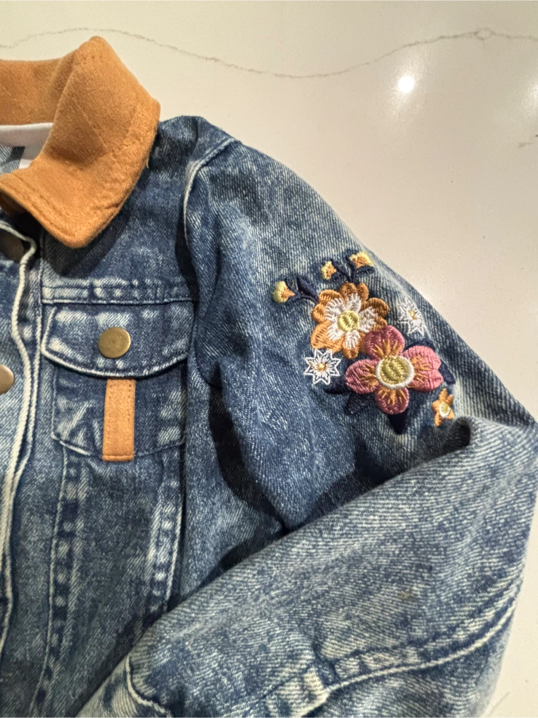 Little Lass Size 4T Embroidered Denim Jacket Size 4T - photo 2