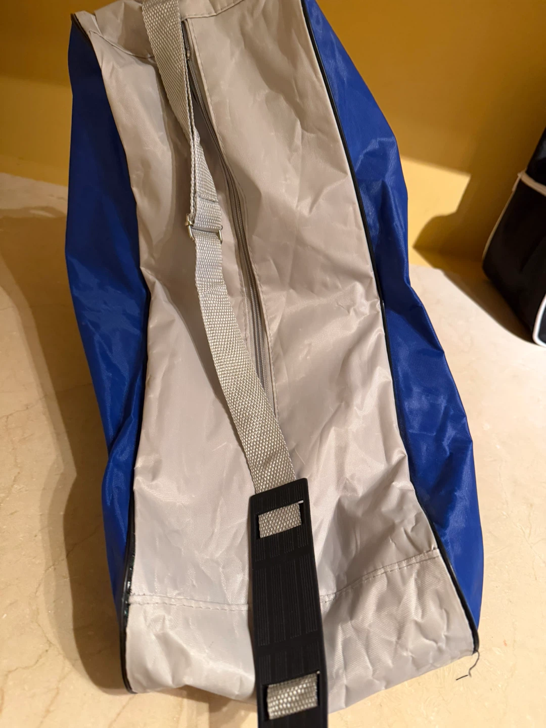 Blue and grey triangular skates bag - photo 2