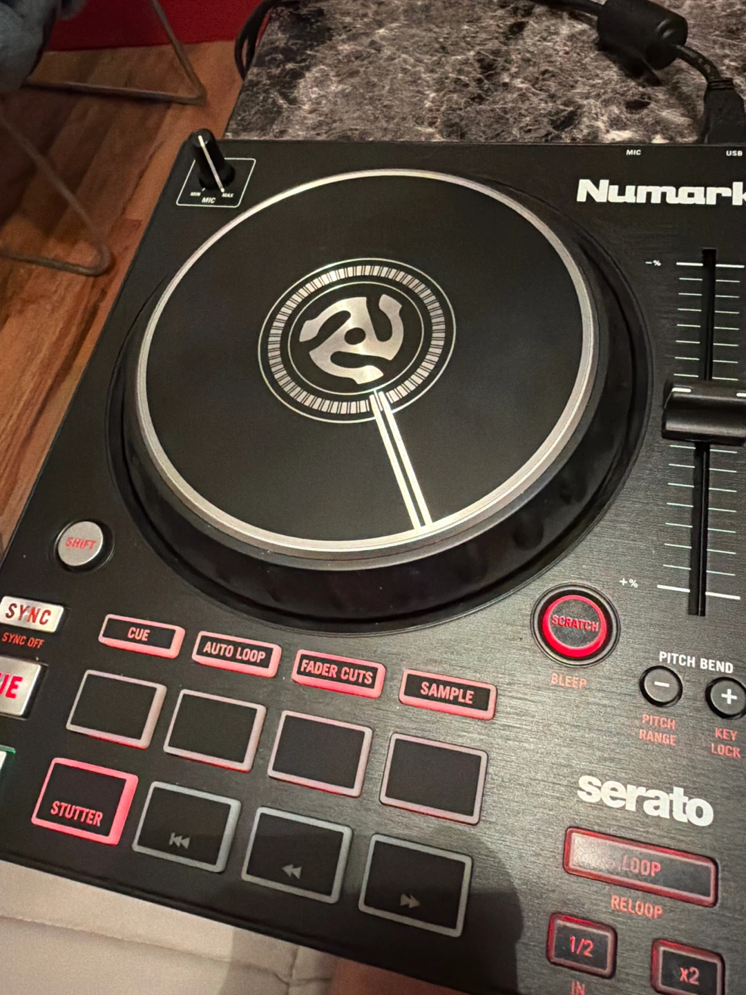 Numark Mixtrack Pro FX DJ Controller - photo 4