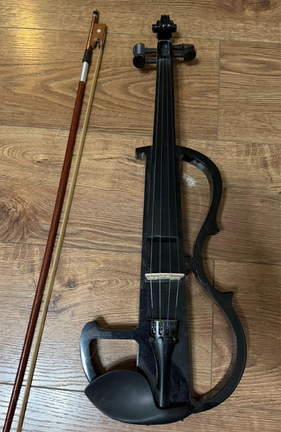 Electric Violin w/ bow