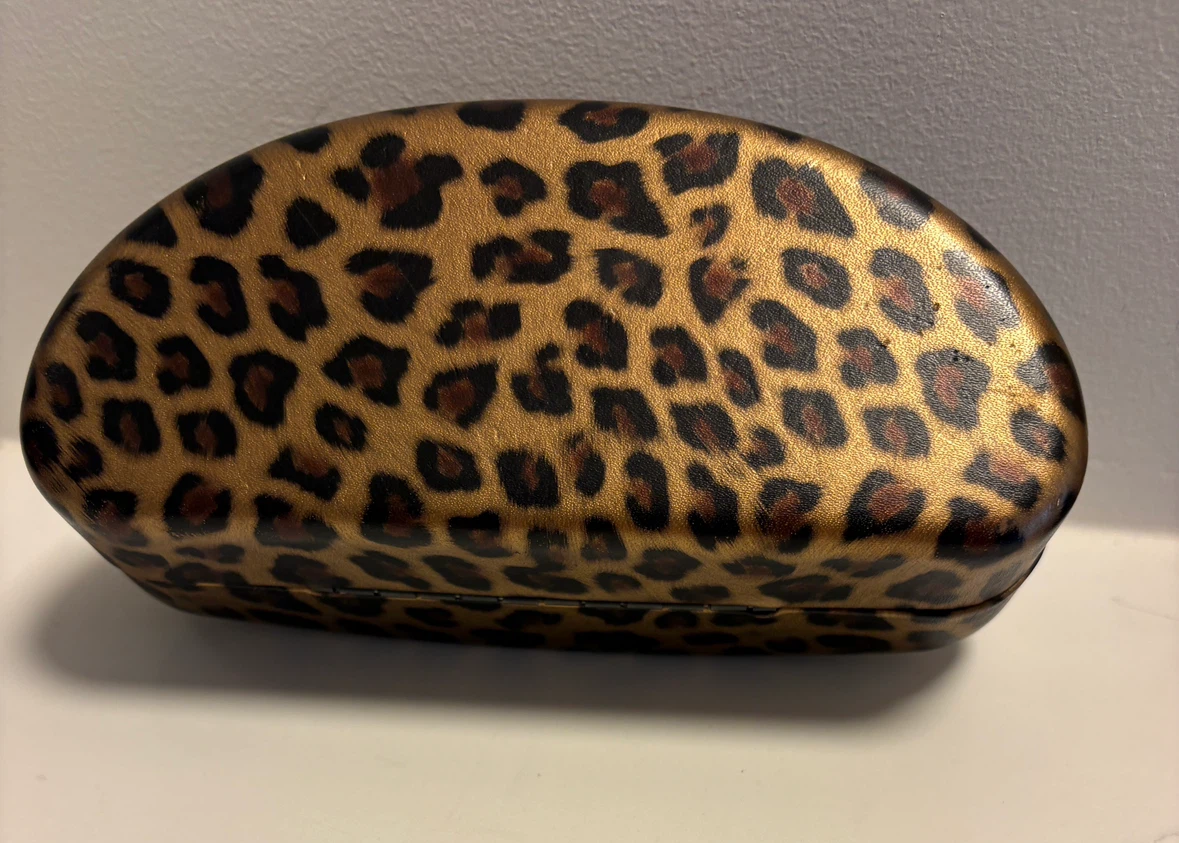 GUESS Leopard Print Eyeglass Case - photo 3