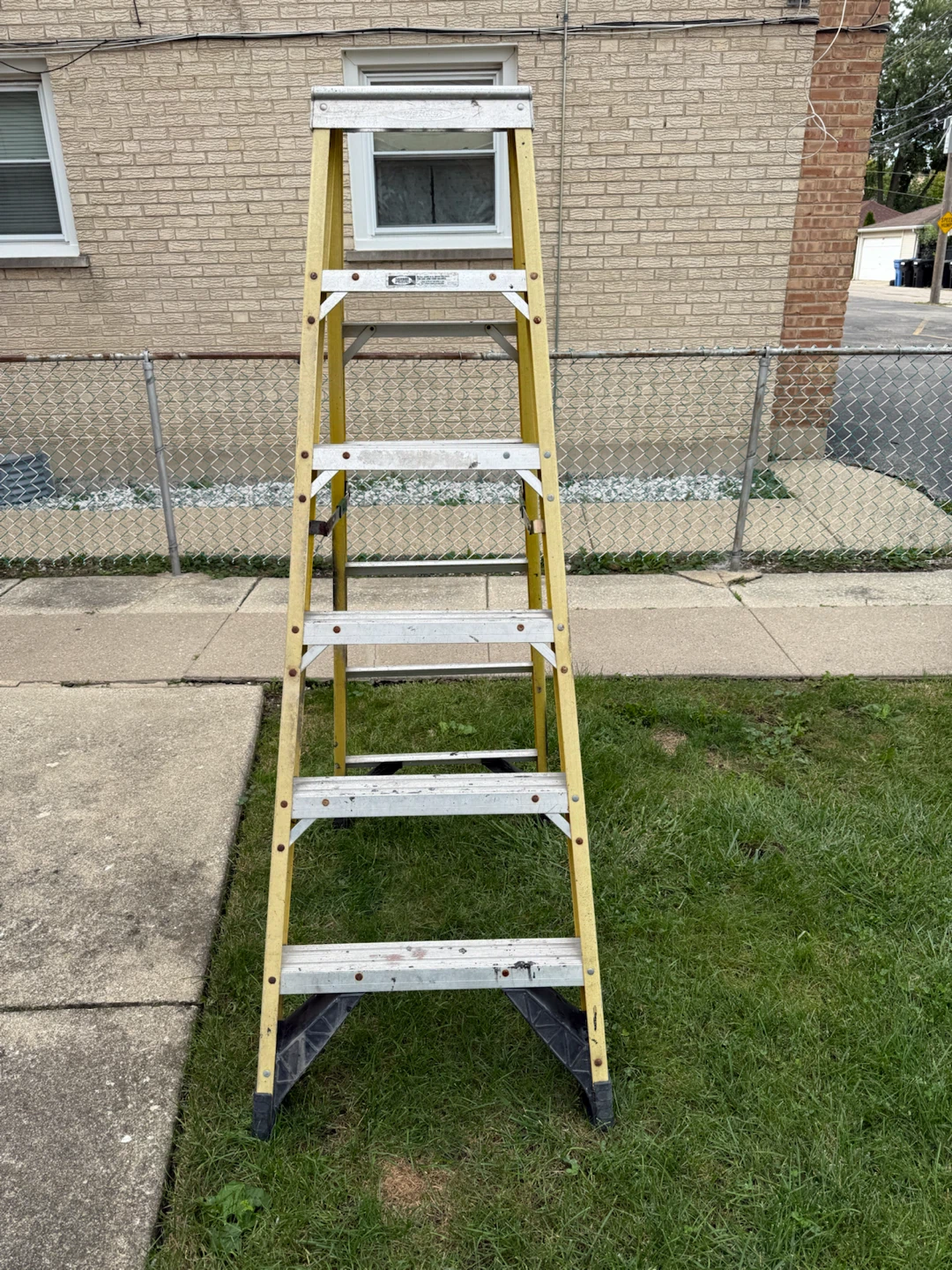 Werner 6-Foot Fiberglass Step Ladder$50.00 or best offer. - photo 2