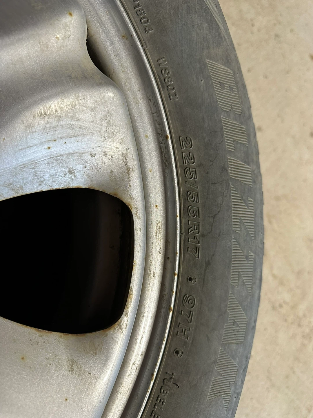 Set of 4 Bridgestone Blizzak WS80 Winter Tires - photo 4