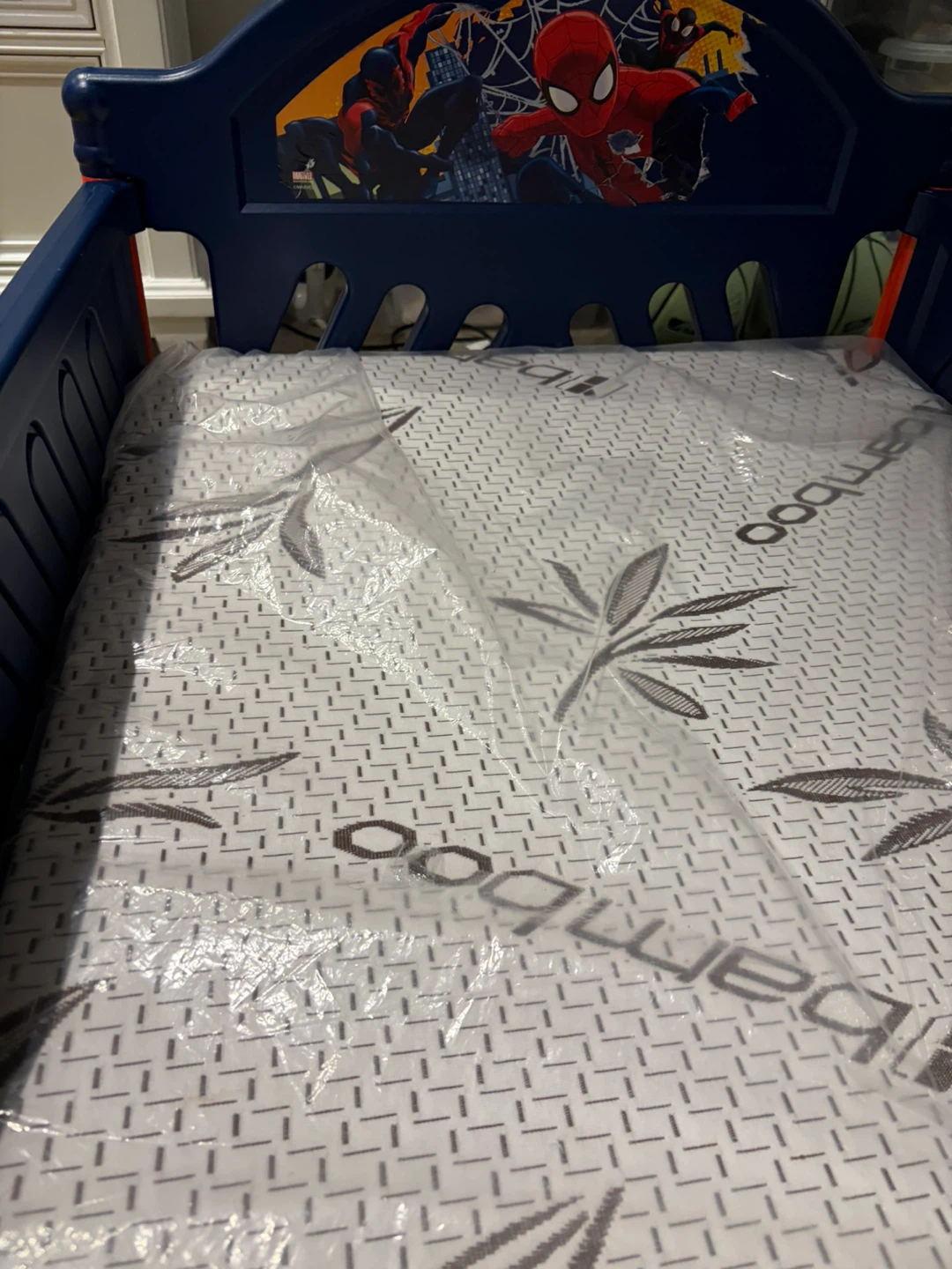 Marvel Spidey Toddler Bed - photo 3
