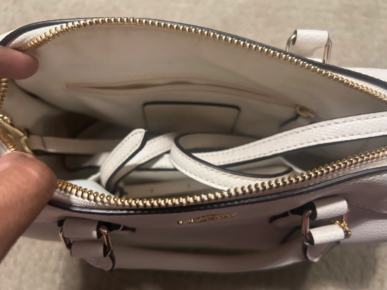 White Coach Handbag - photo 3
