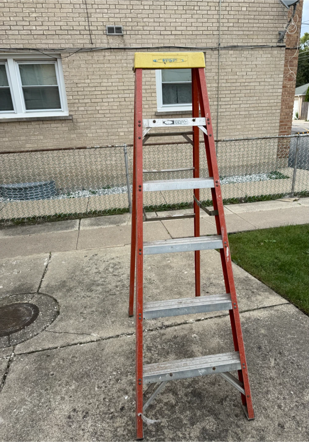 Werner heavy duty 6ft Fiberglass Ladder. $60.00 or best offer. - photo 2