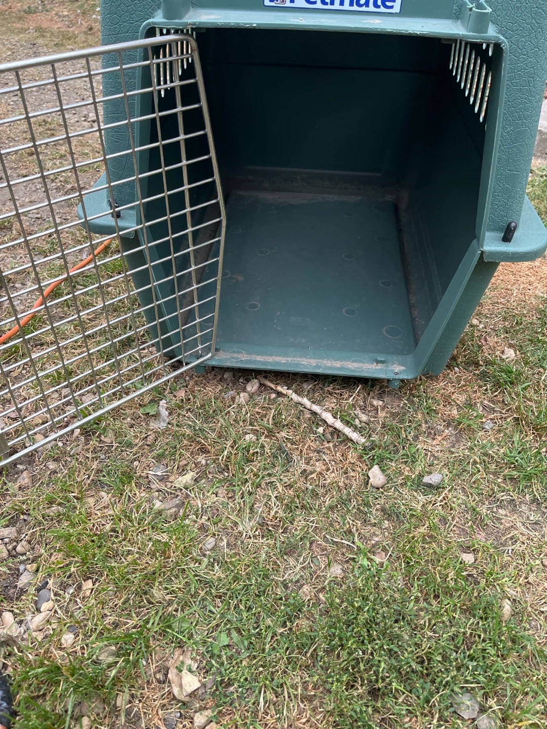 Petmate Green Pet Kennel - photo 3