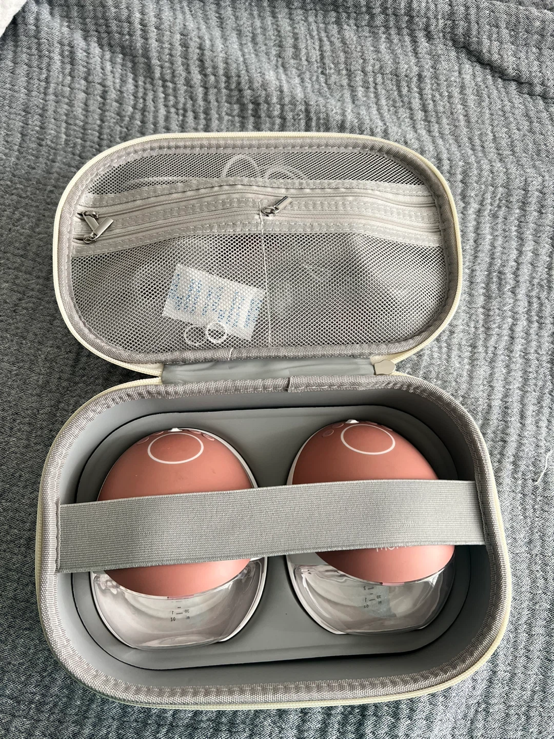 Momcozy M9 Hands-Free Wearable Breast Pump - photo 3