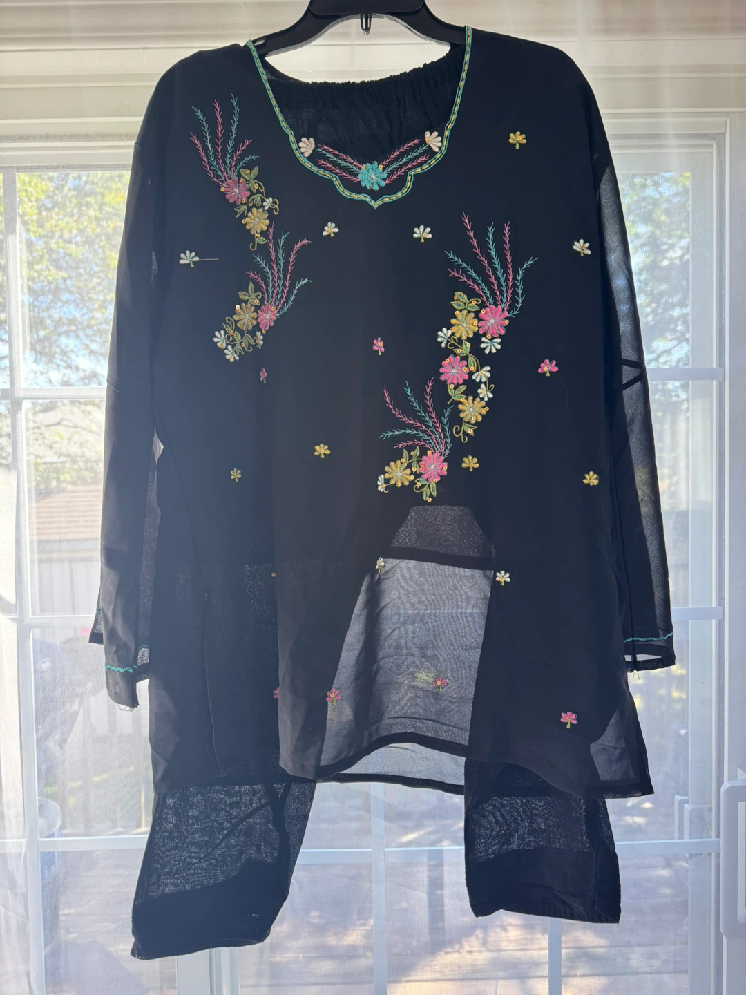Embroidered Kurta Sets - photo 5