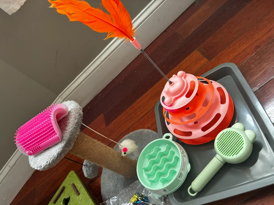 Assorted Cat Toy and Grooming Bundle - photo 4