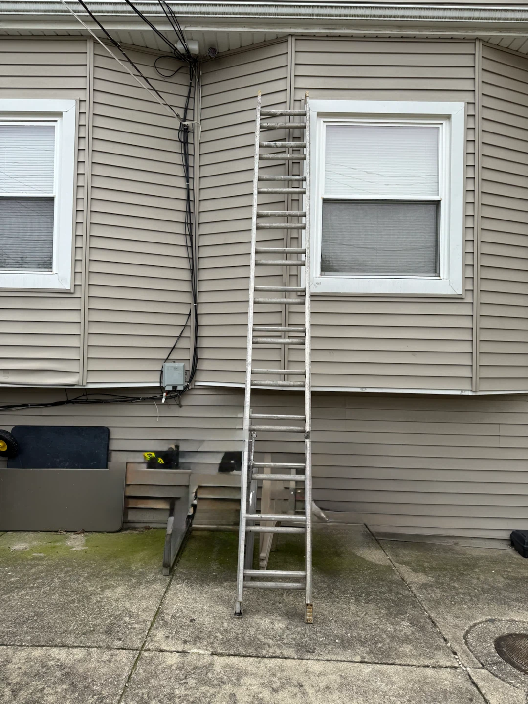 24 ft Aluminum Extension Ladder. $100.00 or best offer.