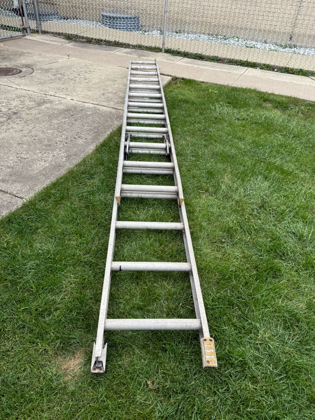 24 ft Aluminum Extension Ladder. $100.00 or best offer. - photo 3