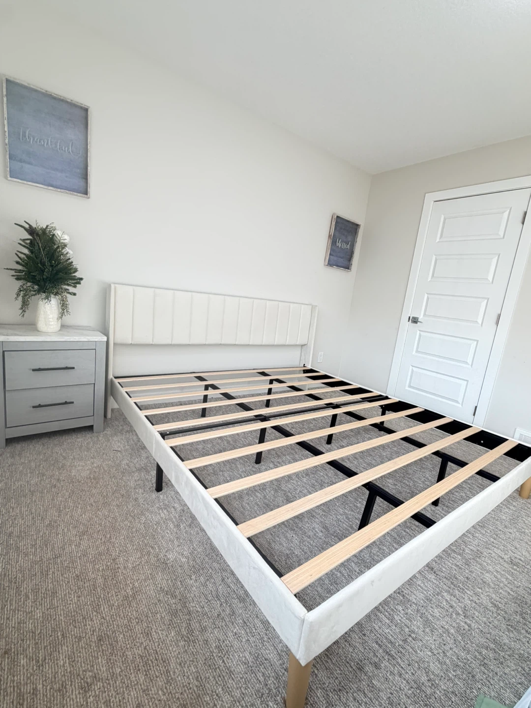 White king Bed Frame - photo 2