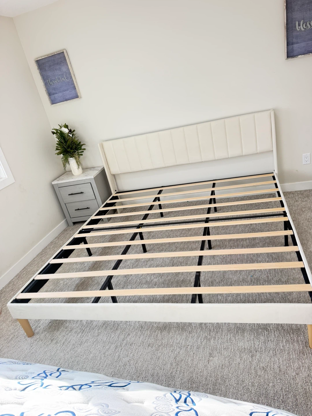 White king Bed Frame - photo 3