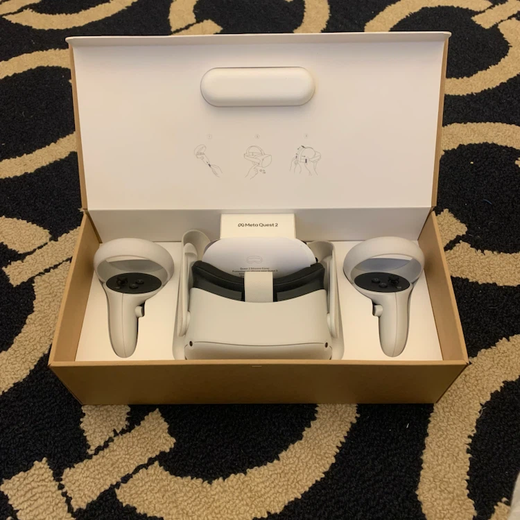 Meta Quest 2 VR Headset With All Parts - photo 2