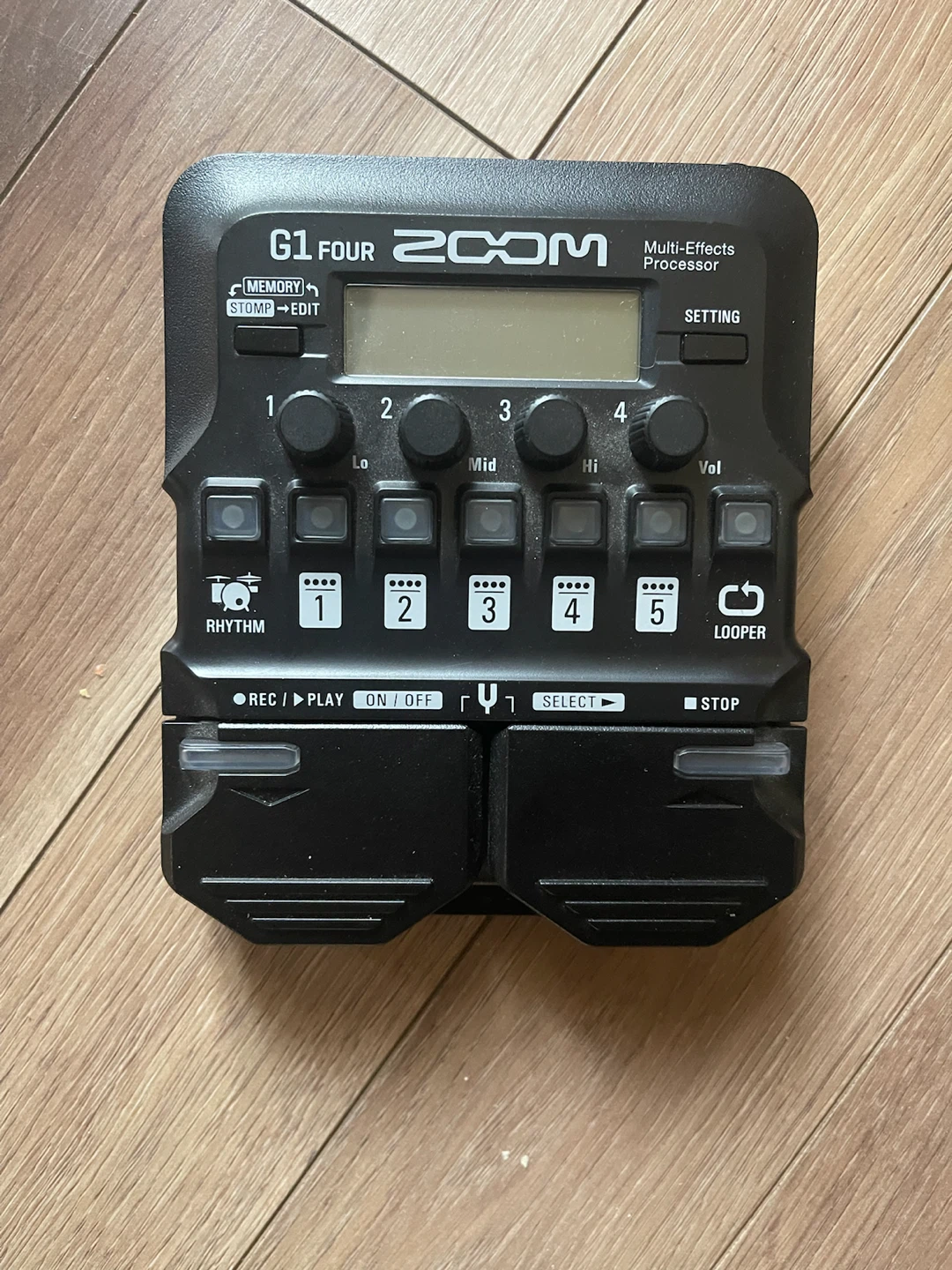 Zoom G1 FOUR Multi-Effects Processor
