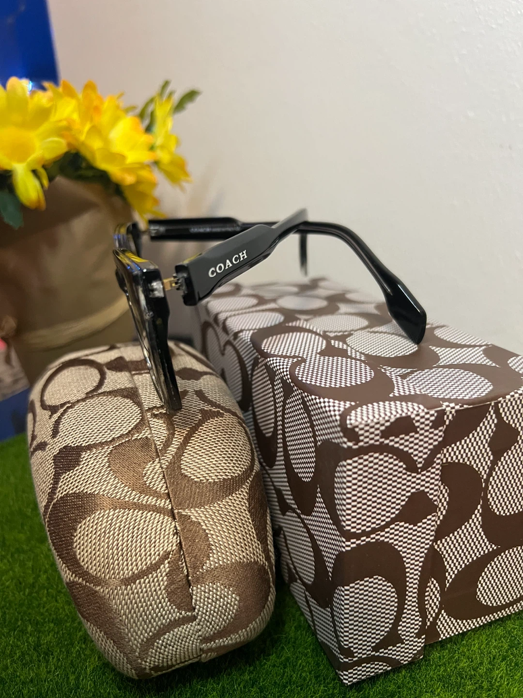 Coach Sunglasses Black with Case and Box - photo 2