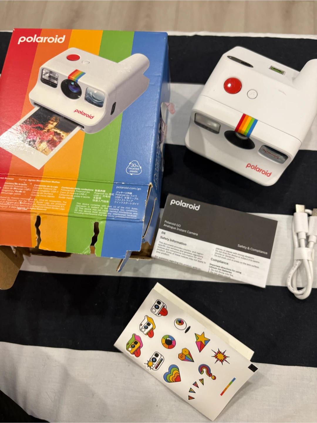 Polaroid Go Instant Camera - photo 2