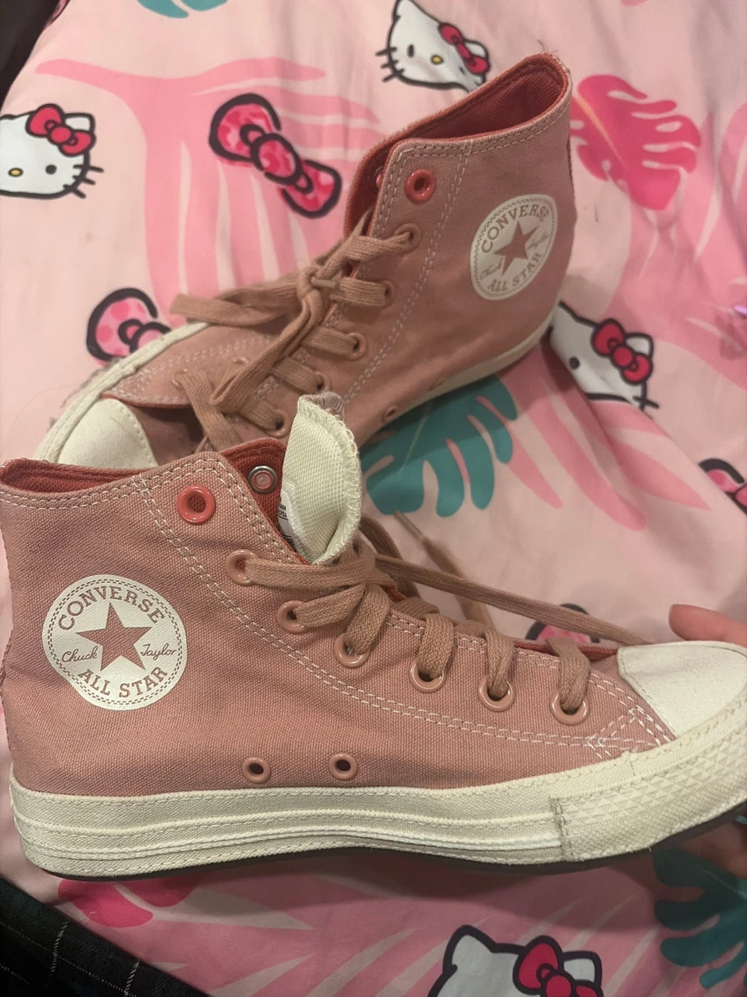 cute pink converse