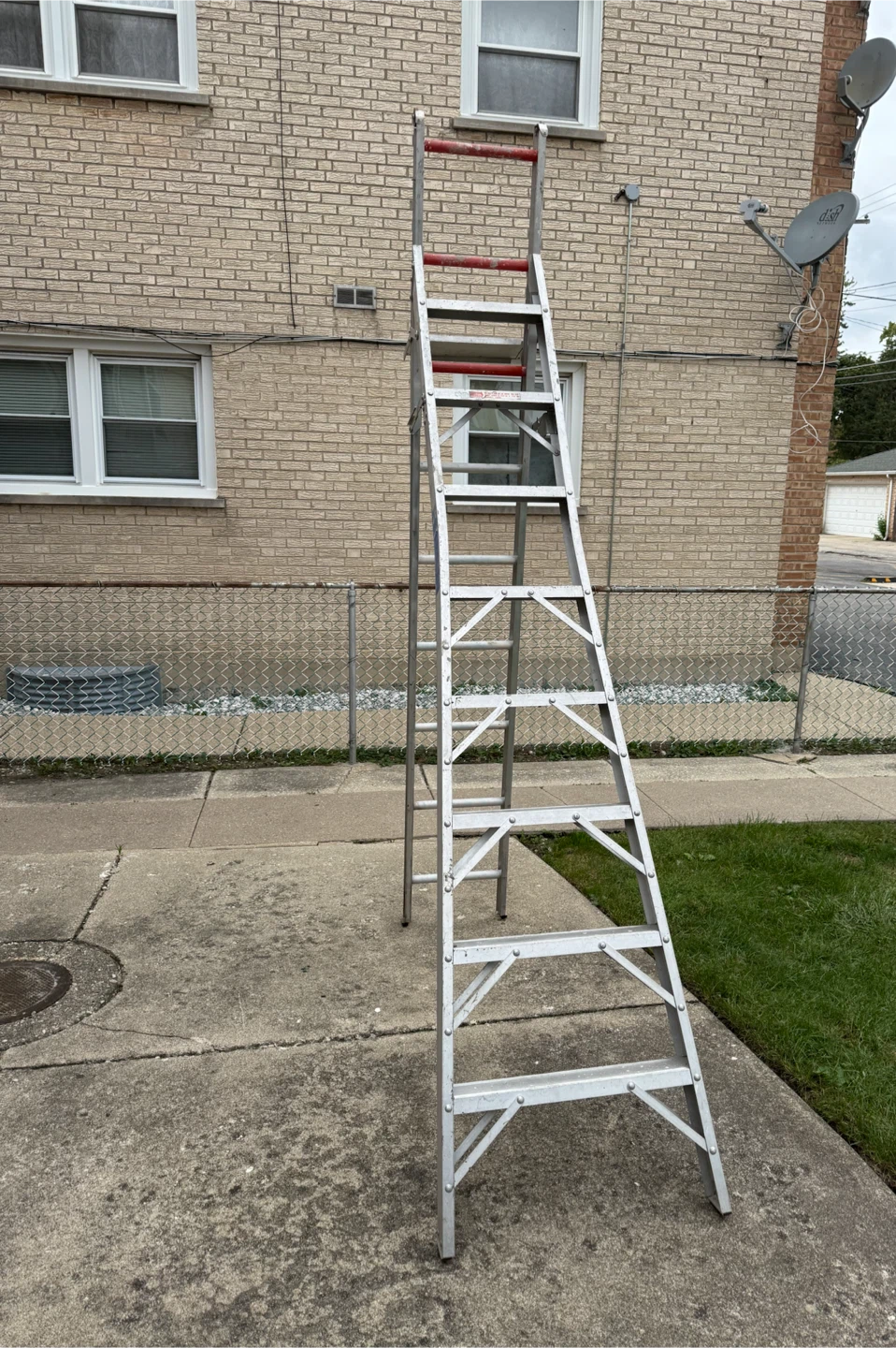 Sears Medium Duty 8ft Aluminum Ladder. $100.00 or best offer