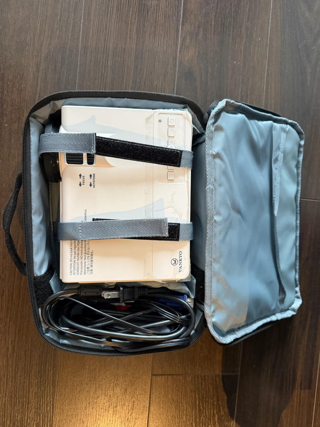 Vankyo Projector with Carrying Case