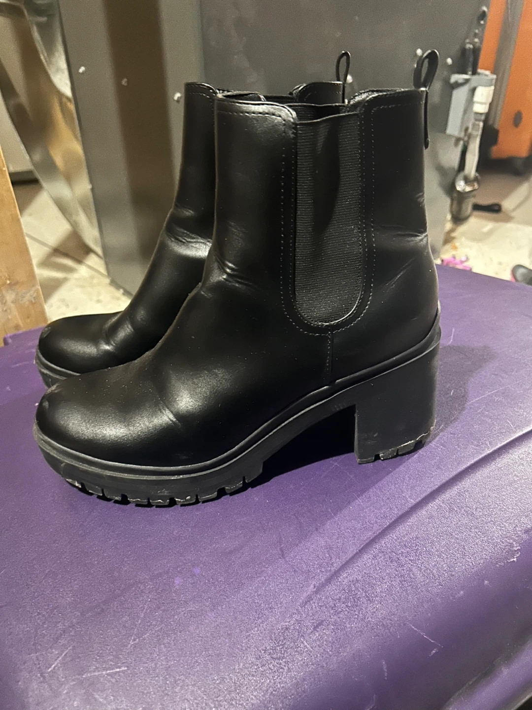 Nine West black lug sole Chelsea boots