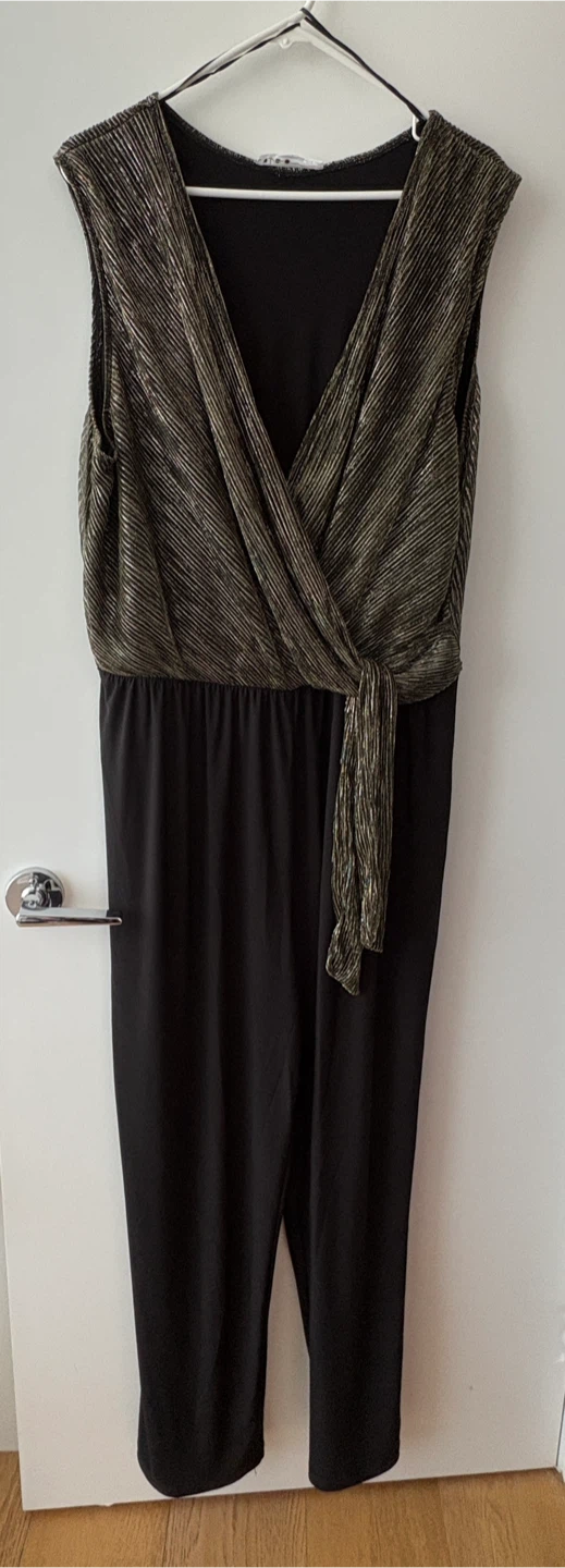 NWT ($89) XL Cleo Metallic faux Wrap-Front Jumpsuit