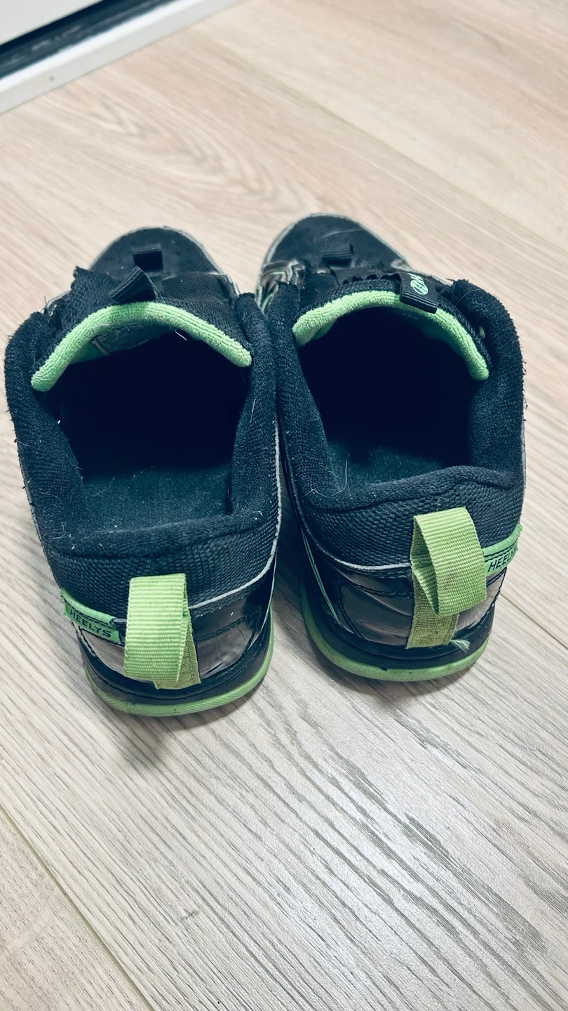 Heelys Rockit Wheeled Shoes – Youth Size 3 – Black/Neon Green - photo 5