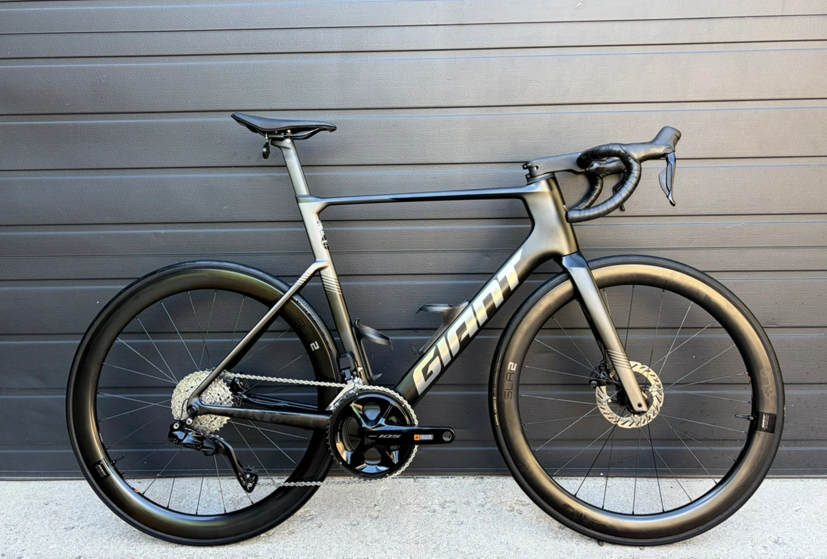 New Large 2027 Giant Propel Advanced 1