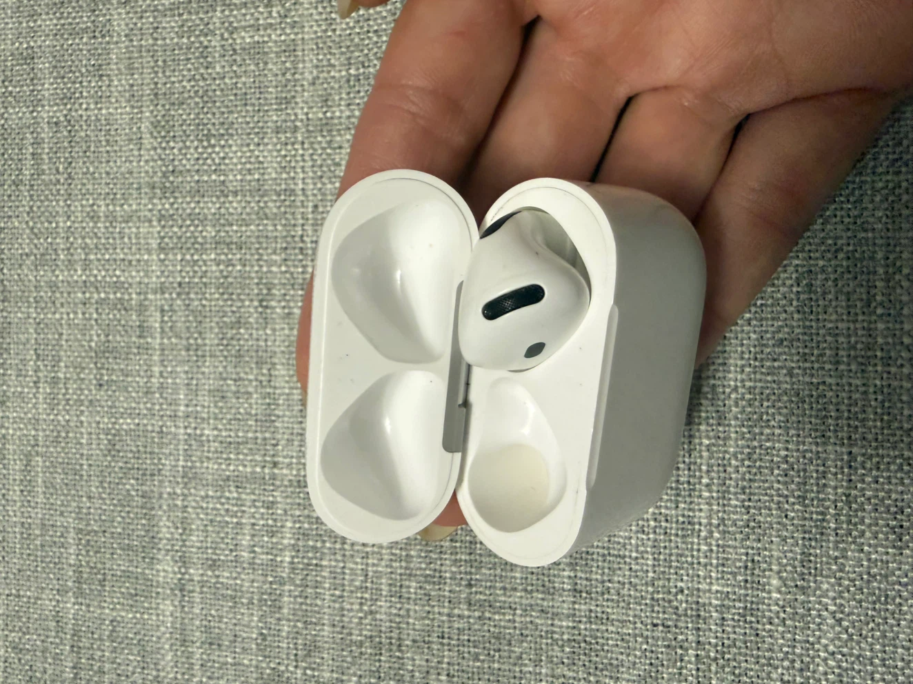 Right AirPod for AirPods 4 ANC - photo 2