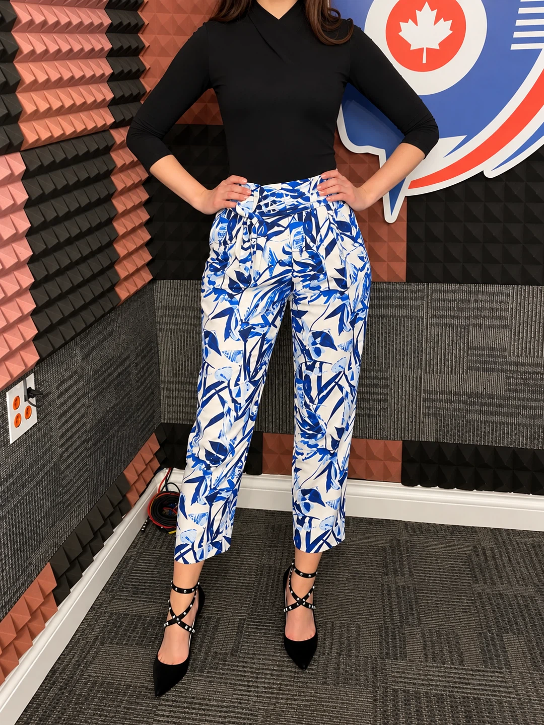 Guess by Marciano Pants - size 6