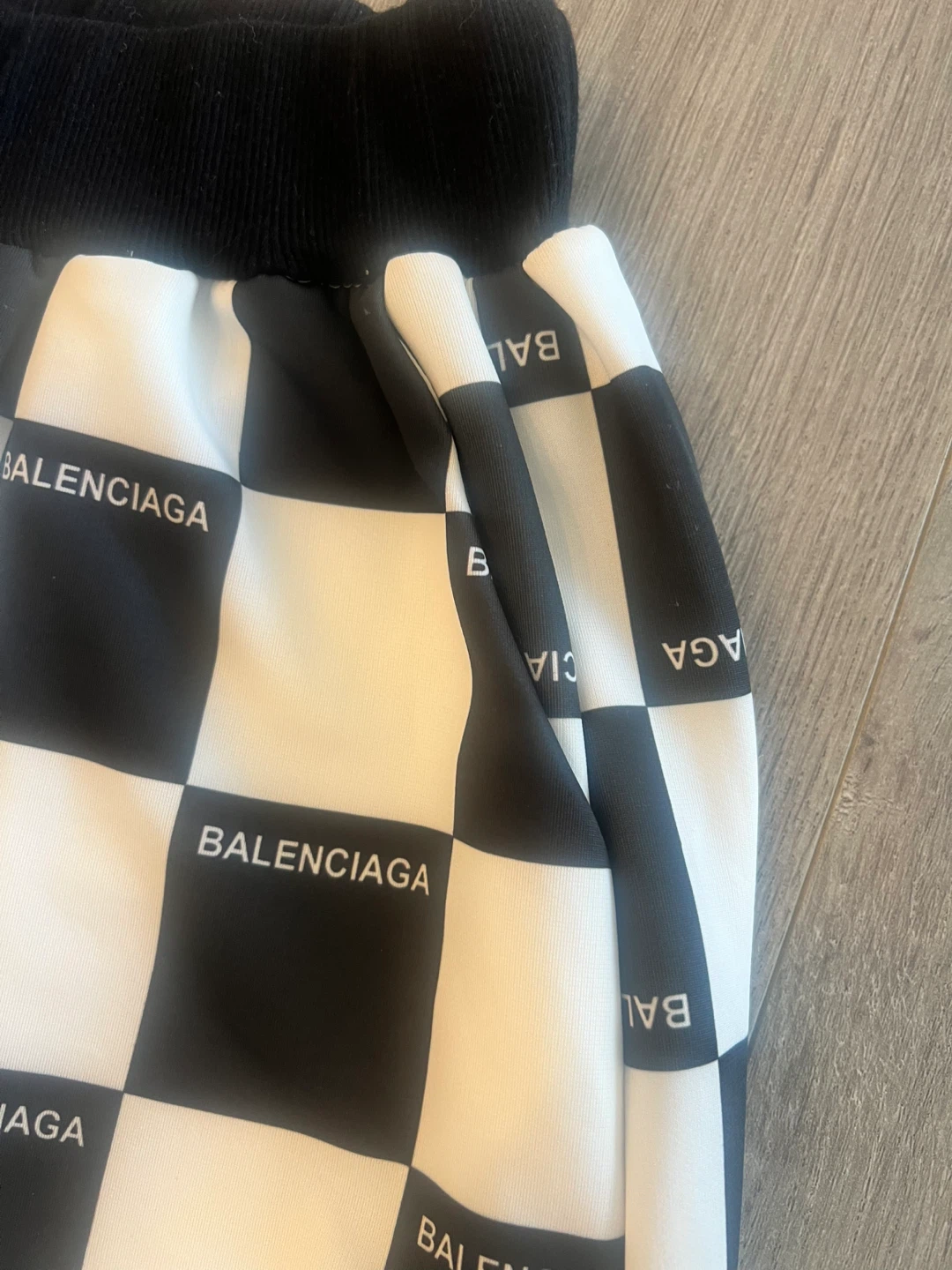 Checkered Joggers 3/4 Sweat Pants - photo 3