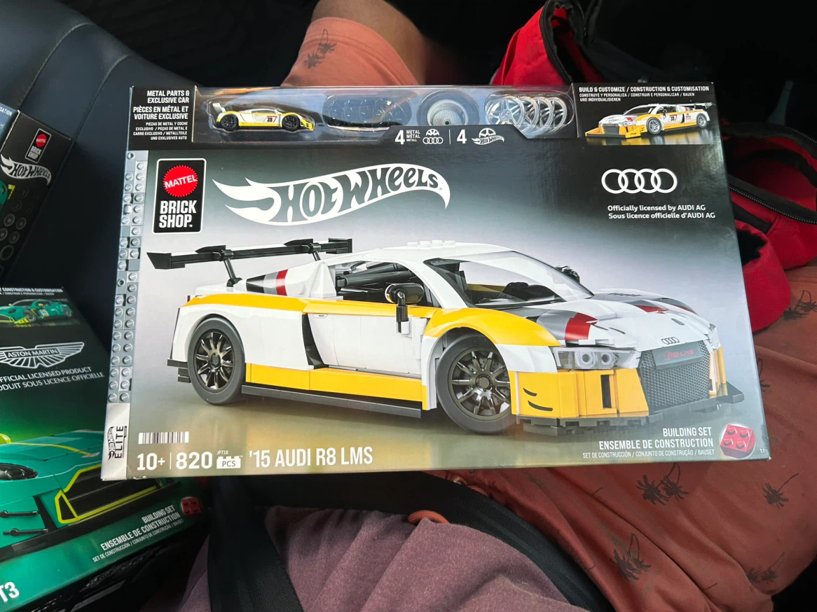 Hot Wheels Brick Shop '15 Audi R8 LMS Building Set