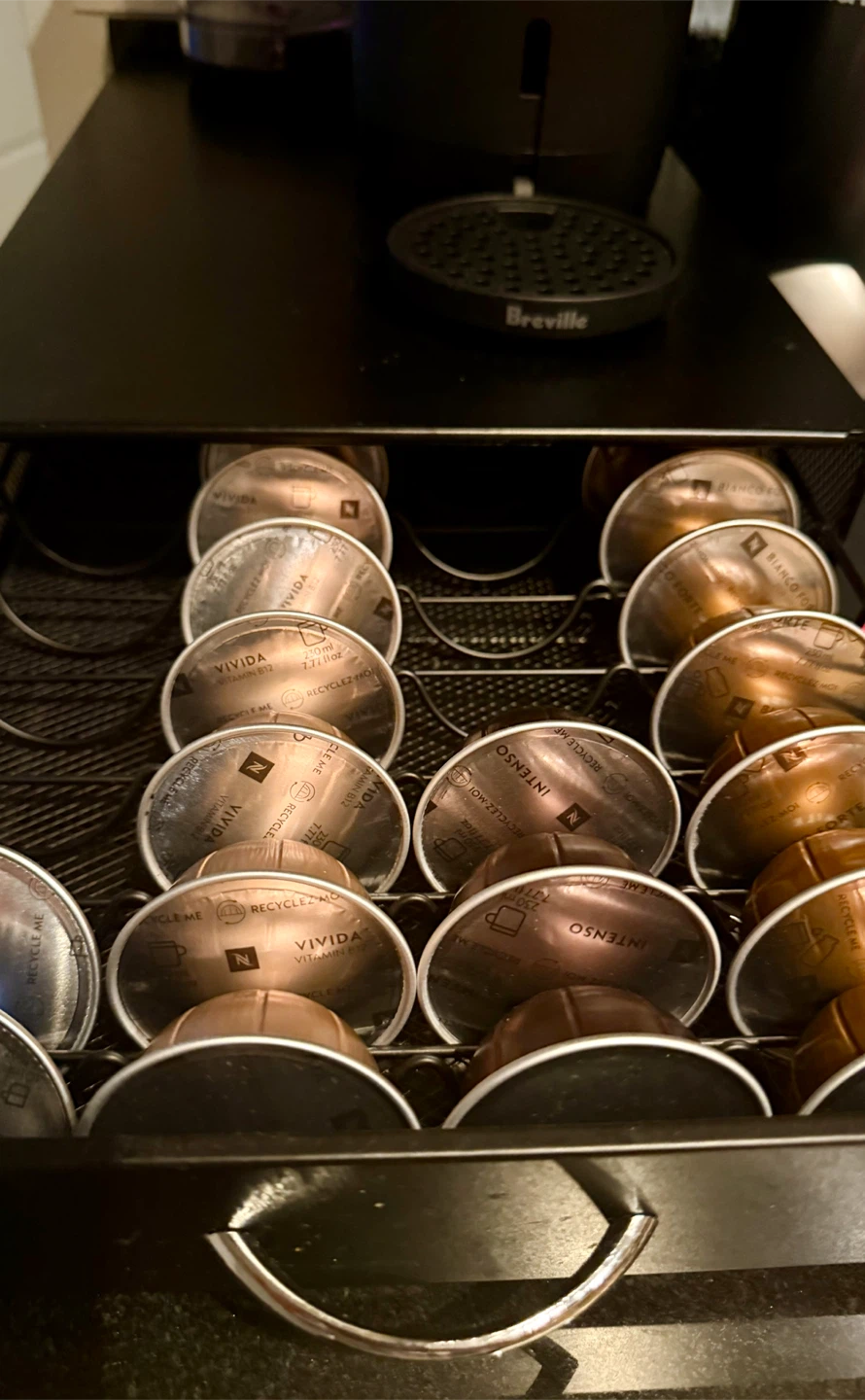 Nespresso Vertuo Coffee Machine + metal drawer and pods - photo 3