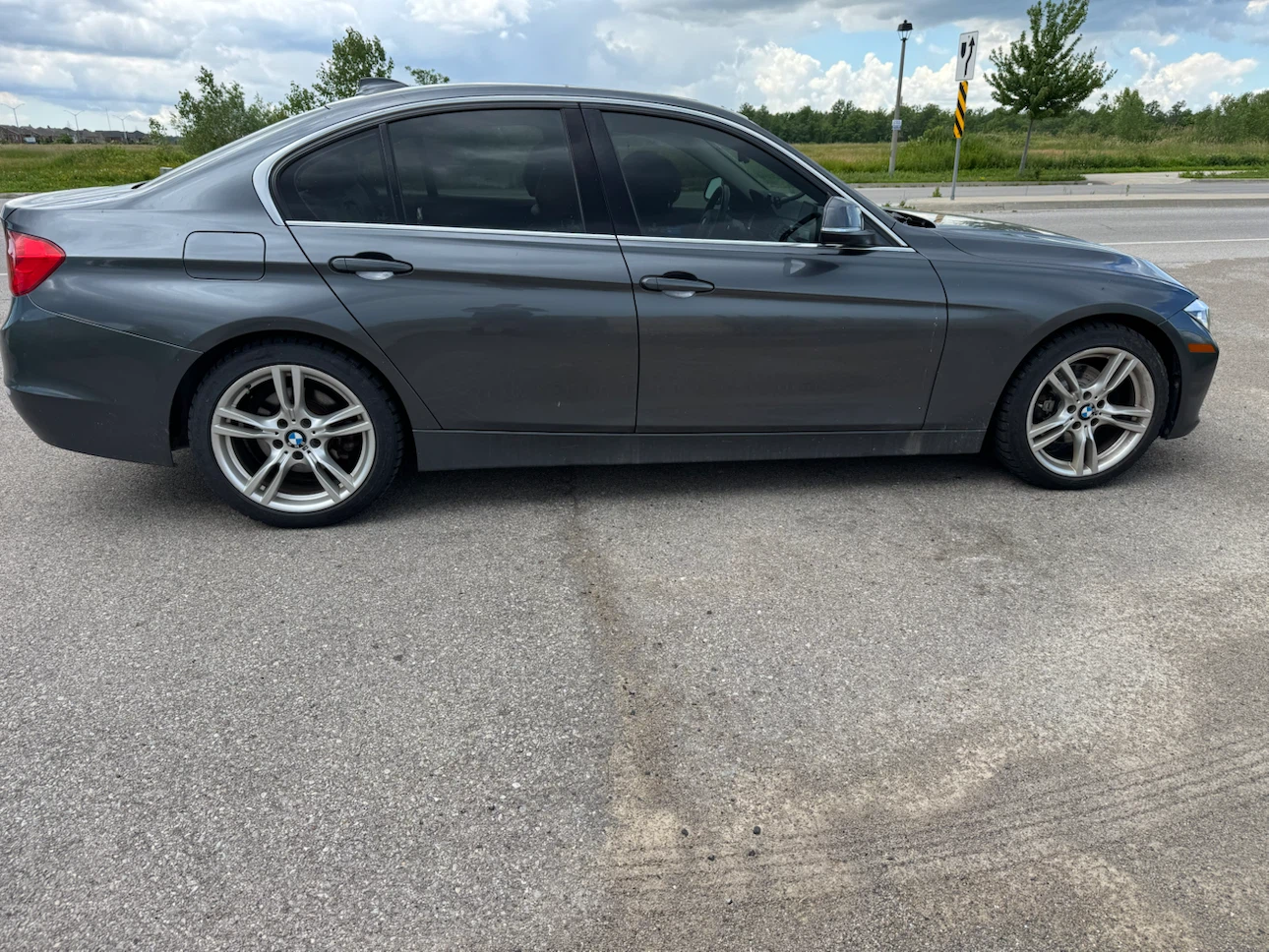 BMW 3 Series Sedan 320i xdrive - photo 3