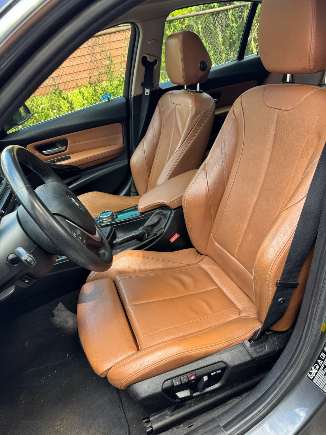 BMW 3 Series Sedan 320i xdrive - photo 5
