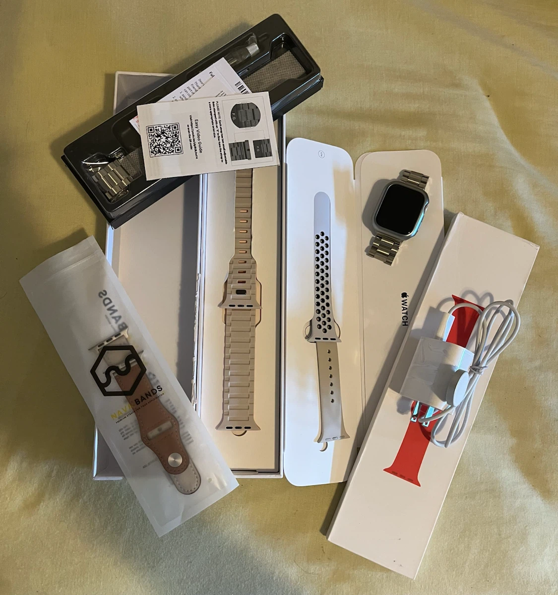 Apple Watch Series 9/ 45mm/ 64gb w/ C-Cable and Extras!