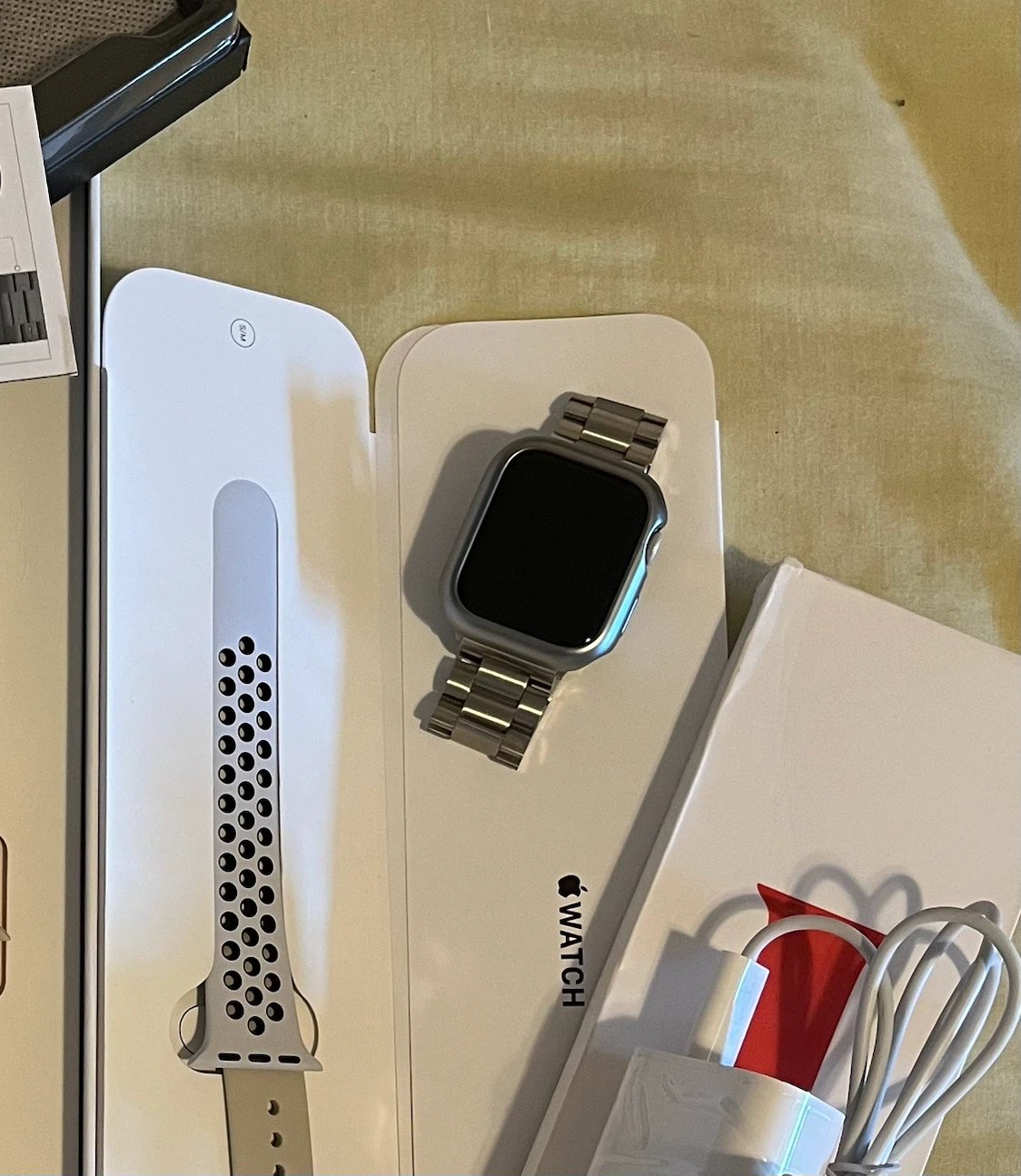 Apple Watch Series 9/ 45mm/ 64gb w/ C-Cable and Extras! - photo 2