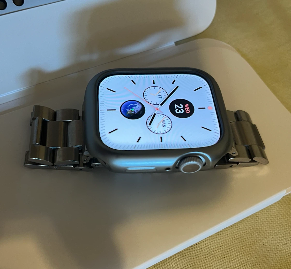 Apple Watch Series 9/ 45mm/ 64gb w/ C-Cable and Extras! - photo 4