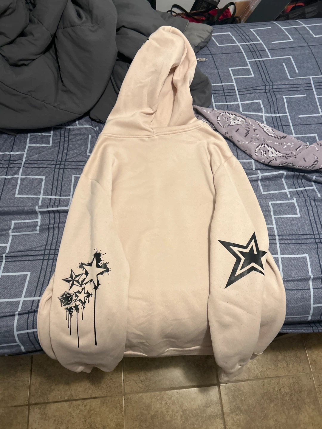 Star hoodie - photo 2