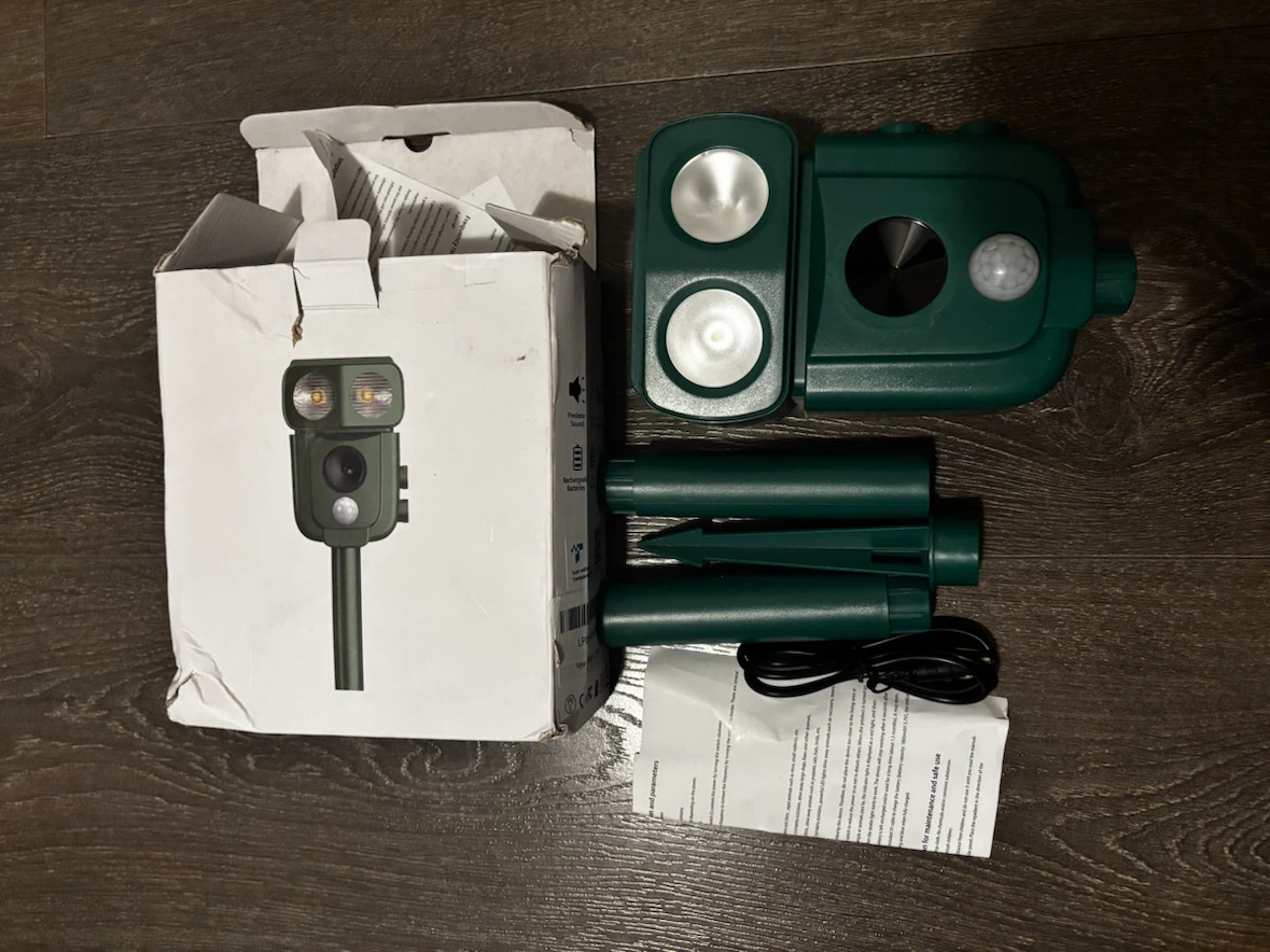 Outdoor Solar Ultrasonic Animal Repeller Waterproof - photo 2