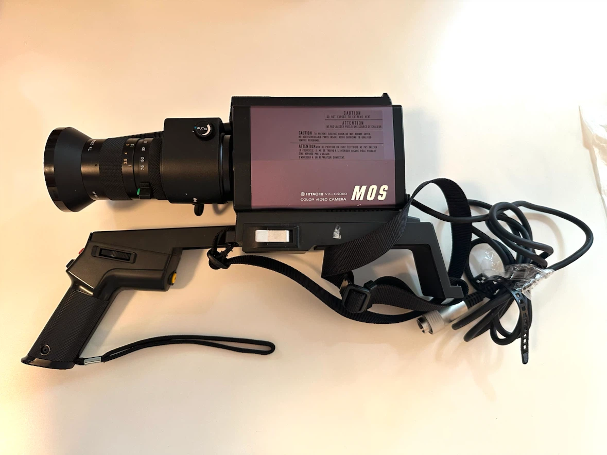 Hitachi VK-C2000 Video Camera